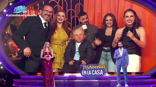 Finalistas reciben emotivas visitas de familiares y amigos por 24 horas