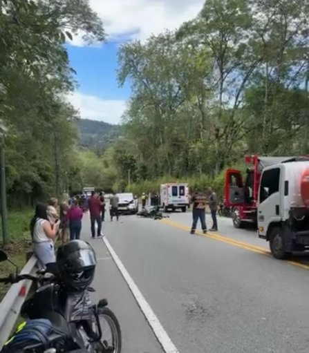 Accidente de motocicleta en la vía El Retiro-Medellín deja dos víctimas mortales