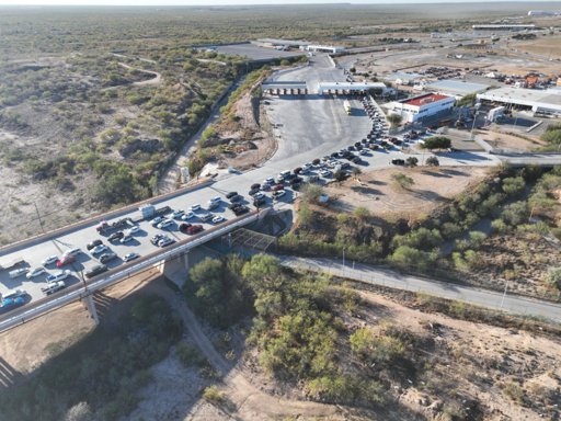 Cruce fronterizo Puerto Colombia-Laredo registra un éxito histórico con un aumento del 265% en el flujo de paisanos