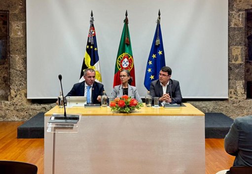 Escolas e Universidades Lançam Iniciativas para Melhorar Apoio a Alunos