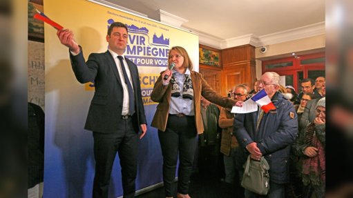 À Compiègne, le tandem Sophie Schwarz-Etienne Diot lance sa campagne pour "servir" la ville face au maire sortant