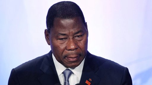 Tentativa de Golpe de Estado no Benim Resulta em Detenções e Intervenção Regional