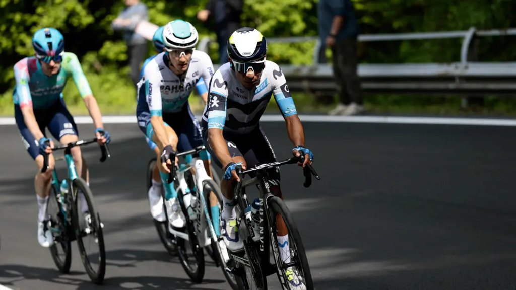 La participación de Nairo Quintana en la Vuelta a España, en vilo tras caída