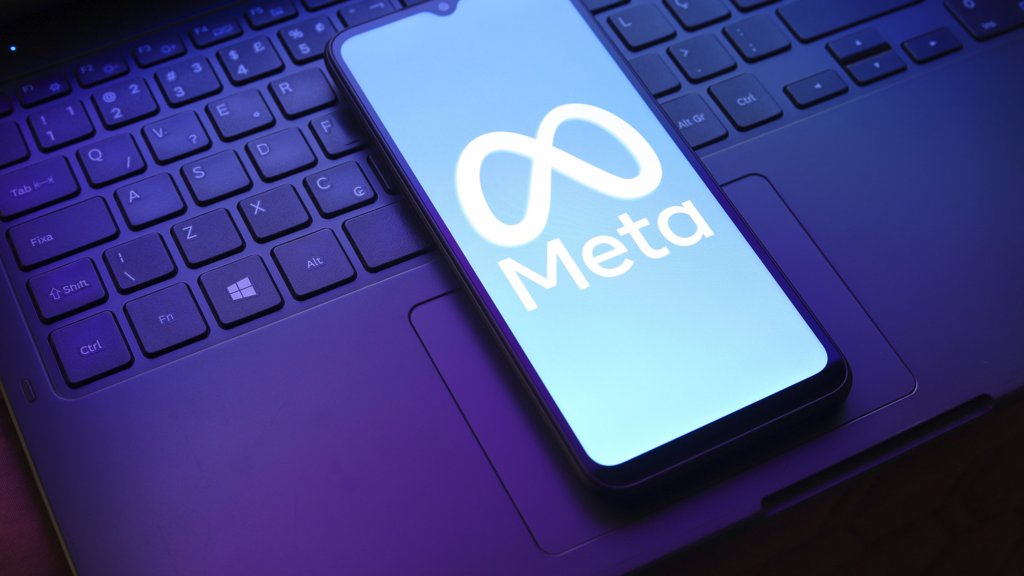 Meta regista lucros de 18,4 mil milhões de dólares e Zuckerberg aposta em óculos com IA