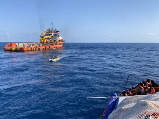 Entradas irregulares na UE diminuem, mas rotas do Mediterrâneo registam aumento