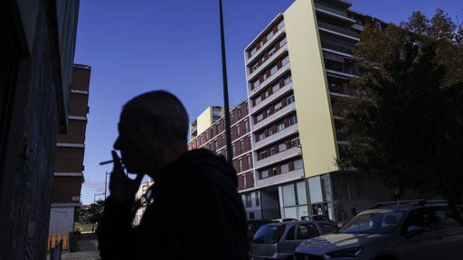 Lisboa Inspeciona 66 Mil Candeeiros Públicos Após Mortes de Cães por Eletrocussão