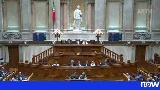 Oposição Impõe Congelamento das Propinas no Ensino Superior