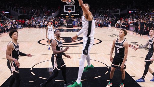 Victor Wembanyama entre dans l'histoire avec 100 matchs consécutifs avec au moins un contre