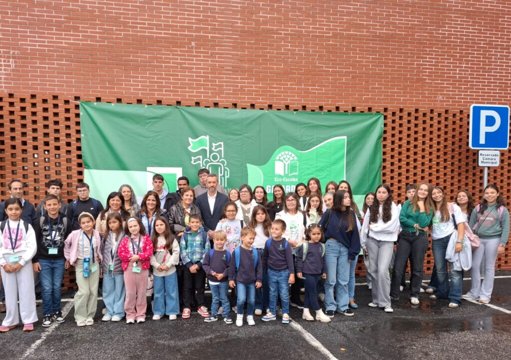 Milhares de Alunos e Professores Celebrados pelo Compromisso Ambiental no Dia das Bandeiras Verdes Eco-Escolas