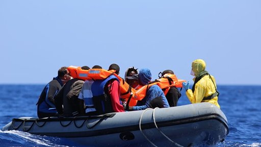 Política Migratória da UE Revela Divisões entre Solidariedade e Soberania