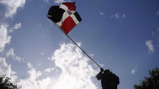 Trump abre porta a negociações com Maduro apesar da crescente tensão militar