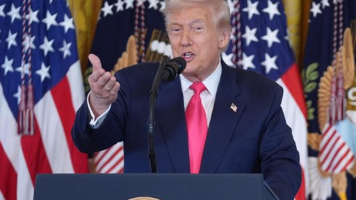 Trump Amenaza con Demandar a la BBC por Manipulación de Discurso en Documental