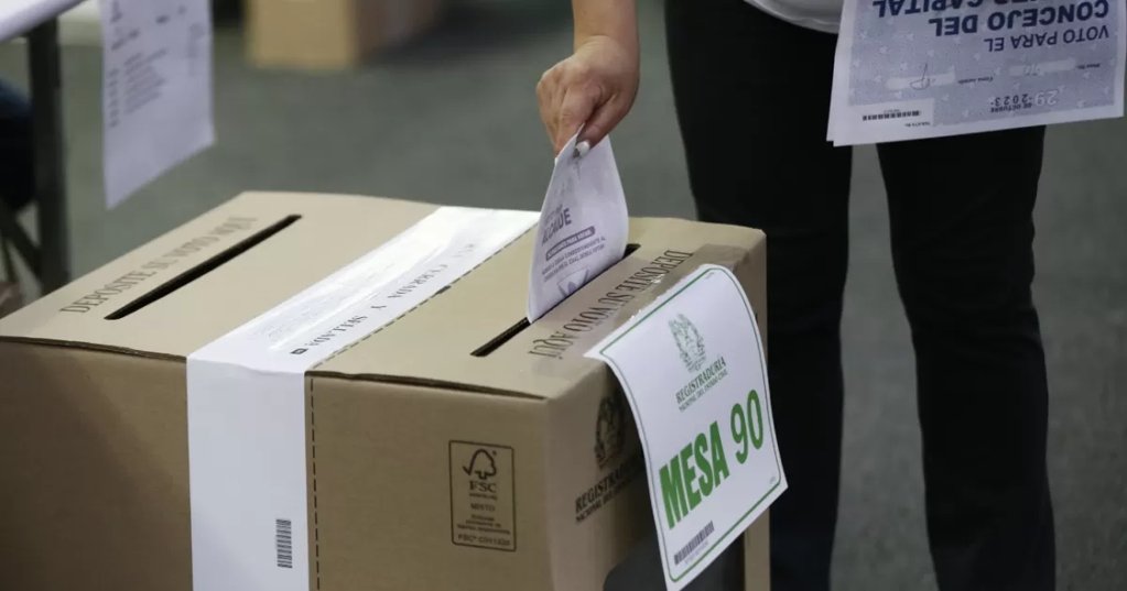 Sancionada Nueva Ley que Regula Encuestas Electorales en Colombia