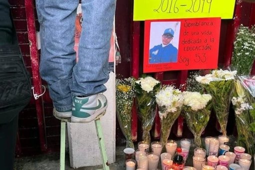 El luto en las aulas: Homenajes al profesor Eduardo García y al estudiante Juan Carlos Sánchez