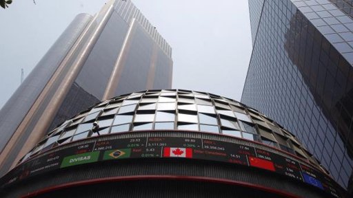 Bolsa Mexicana de Valores cierra con retroceso en jornada volátil
