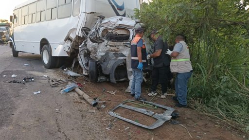 Accidente carretero en el tramo Oteapan–Jáltipan deja dos muertos y cinco heridos