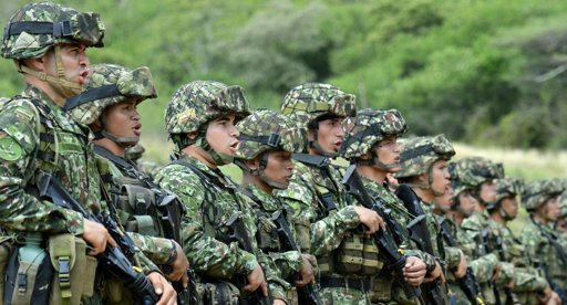 Muerte de menores en bombardeos militares desata crisis en el Gobierno