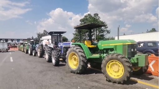 Bloqueos masivos de agricultores paralizan carreteras en varios estados del país