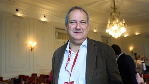 Trump ameaça Espanha com expulsão da NATO e tarifas por baixo investimento em Defesa