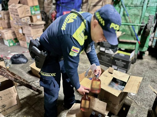 Desmantelan en Medellín Bodega para Adulteración Masiva de Licor