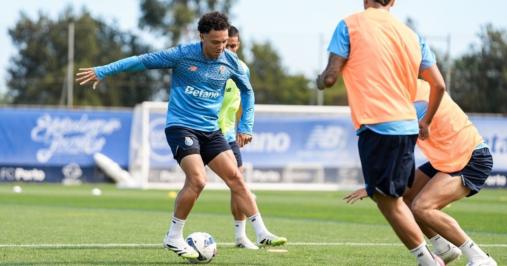 Recuperação de Francisco Moura no FC Porto é mais rápida que o esperado