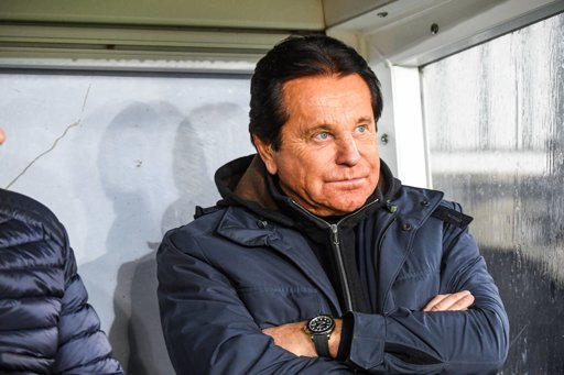 Le FC Nantes s'enfonce dans la crise, l'avenir de Luis Castro en suspens