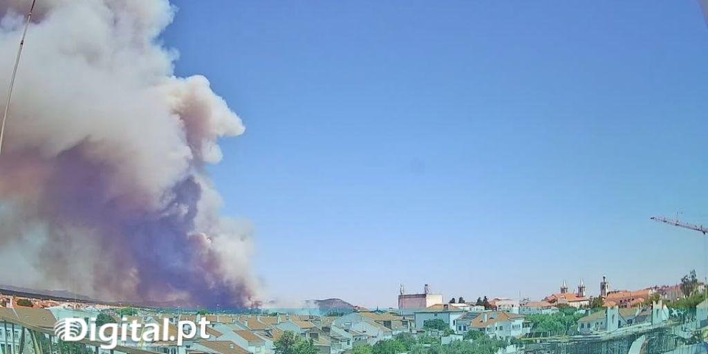 Fogo em Nisa deixa mulher desalojada e obriga à evacuação parcial de aldeia