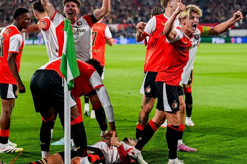 Antigo alvo do Benfica, Anis Hadj Moussa, decide jogo para o Feyenoord