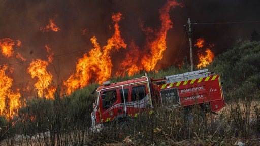 Incêndio de Arganil Alastra a Seia e Mantém Autoridades em Alerta Máximo