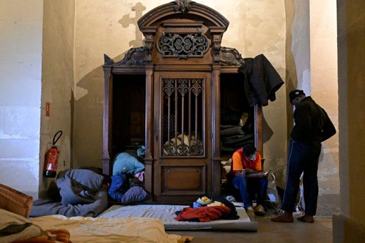 Hébergement d'urgence : des migrants mineurs trouvent refuge dans une église lyonnaise