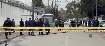 Ataque a guardias del INPEC en Bogotá deja un muerto y reaviva debate sobre seguridad carcelaria