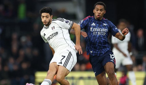 Raúl Jiménez regresa a la titularidad con el Fulham tras superar su lesión