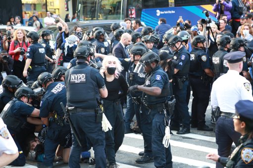 Trump Ordena la Creación de Fuerzas de la Guardia Nacional para Disturbios Civiles
