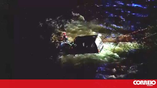 Família Retida em Jipe no Rio Ferreira Desencadeia Vasta Operação de Resgate