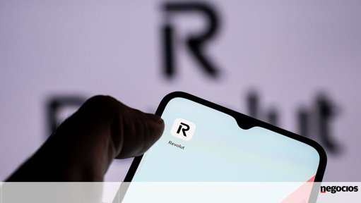 Revolut atinge avaliação de 75 mil milhões de dólares após nova ronda de investimento