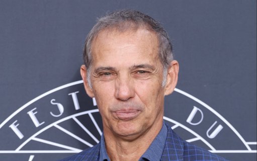 Paul Belmondo dément sur Instagram la vente d'une "fausse" voiture de son père