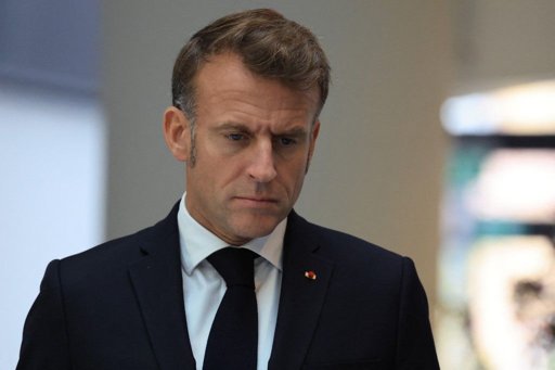 La cote de confiance d'Emmanuel Macron atteint un niveau historiquement bas