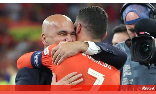 Roberto Martínez Descreve Ronaldo como 'Génio' e 'Exemplo'