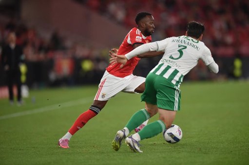 Dodi Lukebakio recupera de lesão e torna-se opção para José Mourinho no Benfica