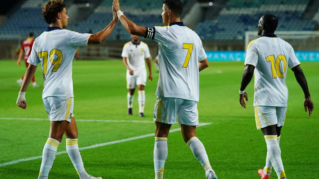 Al Nassr procura Kingsley Coman para se juntar a Ronaldo e Félix