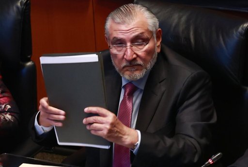 Impulso a la Reforma de la Ley de Amparo Genera Tensión y Acusaciones de "Fast Track"