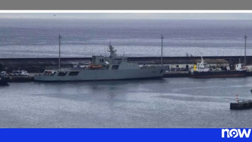 Navio da Marinha dispara acidentalmente e atinge outra embarcação no porto de Ponta Delgada