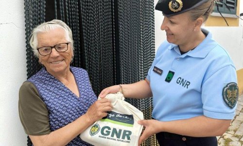 Parceria entre GNR e Pingo Doce leva apoio a idosos isolados em Castelo Branco