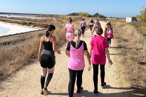 Comunidades de norte a sul unem-se em caminhadas solidárias pelo "Outubro Rosa"