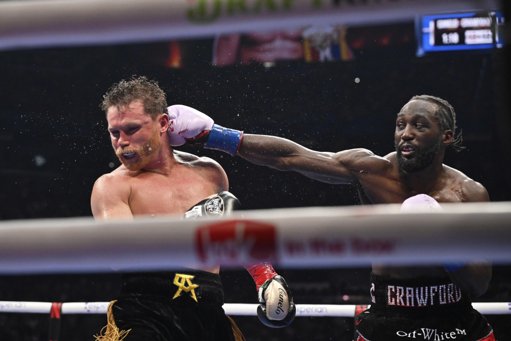 Promotor Sugiere a Benavidez como Próximo Rival para Crawford, Desplazando a 'Canelo'