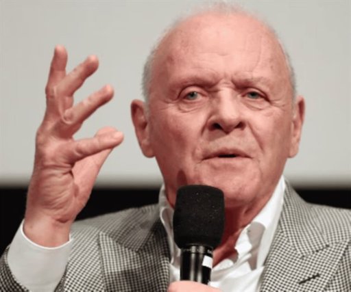 Anthony Hopkins conmemora 50 años de sobriedad con un inspirador mensaje