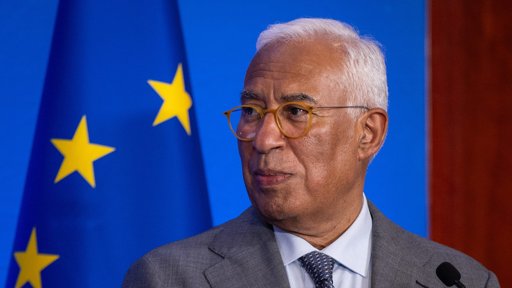 Acordo Comercial EUA-UE Entra em Vigor Sob Críticas e Justificações de Segurança