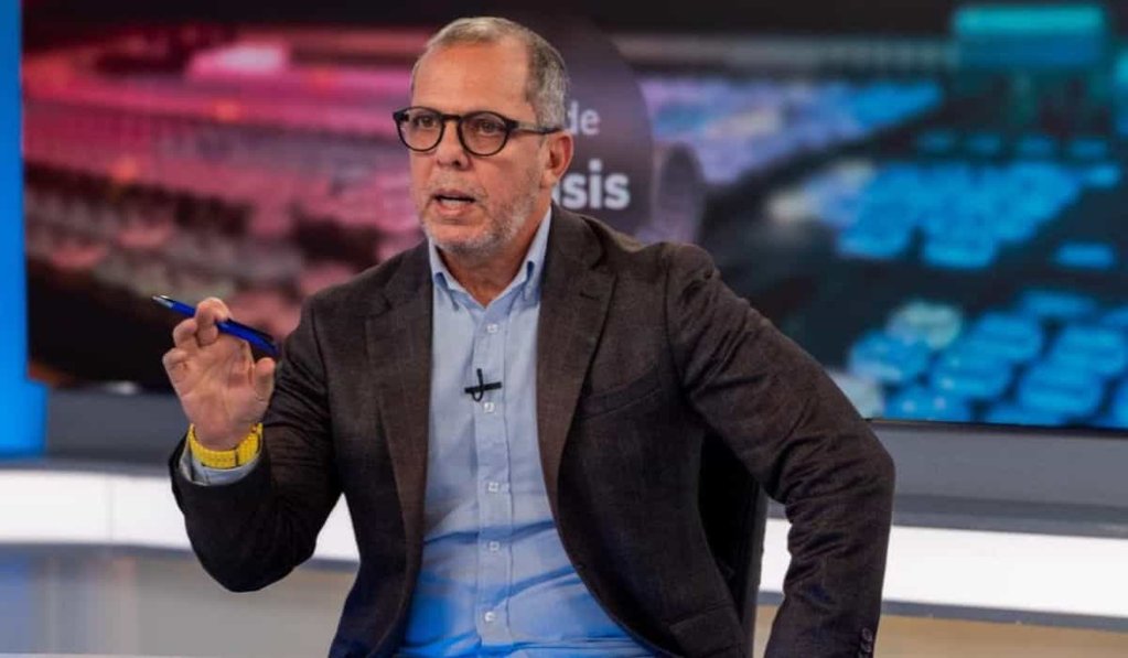 Alfredo Saade deja la jefatura de despacho y es nombrado embajador en Brasil en medio de controversias