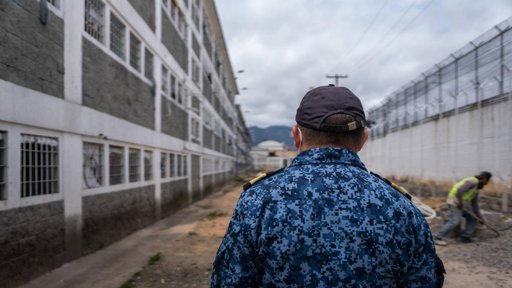 Ataque a guardias del Inpec en Bogotá deja un muerto y reaviva crisis de seguridad carcelaria