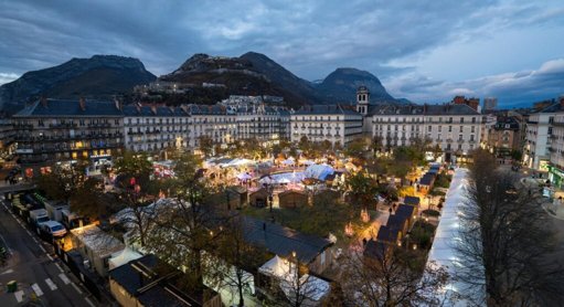 Le marché de Noël de Grenoble fait son retour sur la place Victor-Hugo